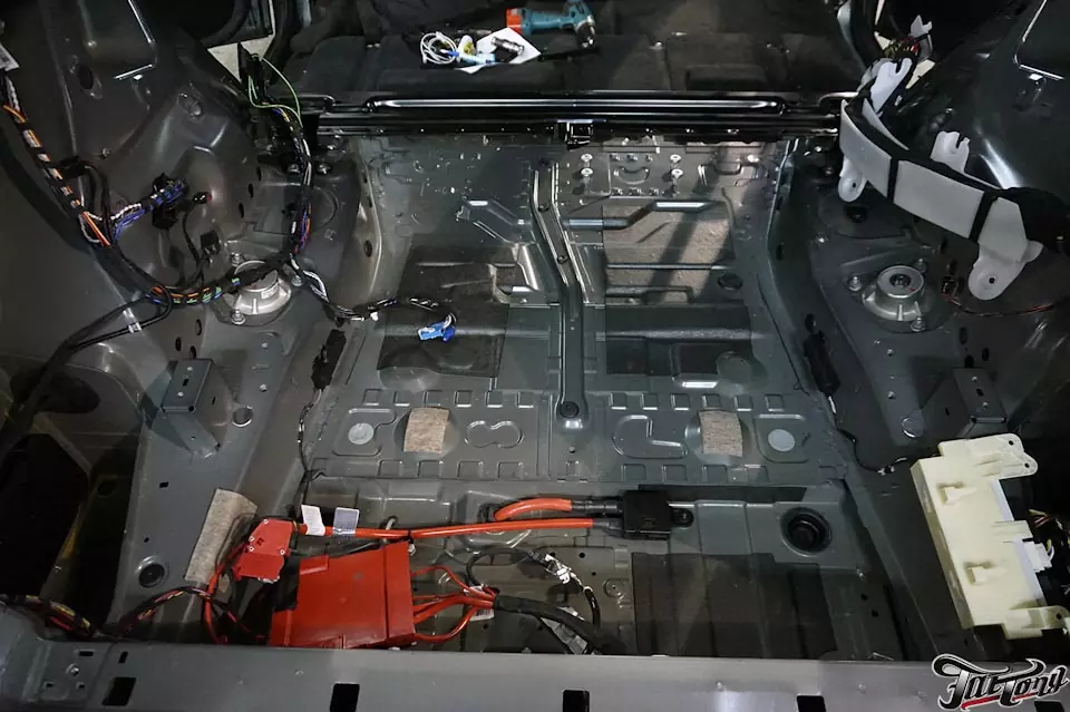 BMW X5 (F15). Шумоизоляция салона класса люкс.